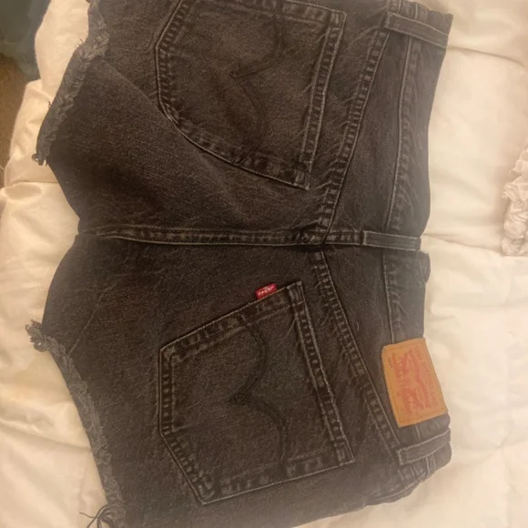 Levi Jean shorts - Picture 2 of 2